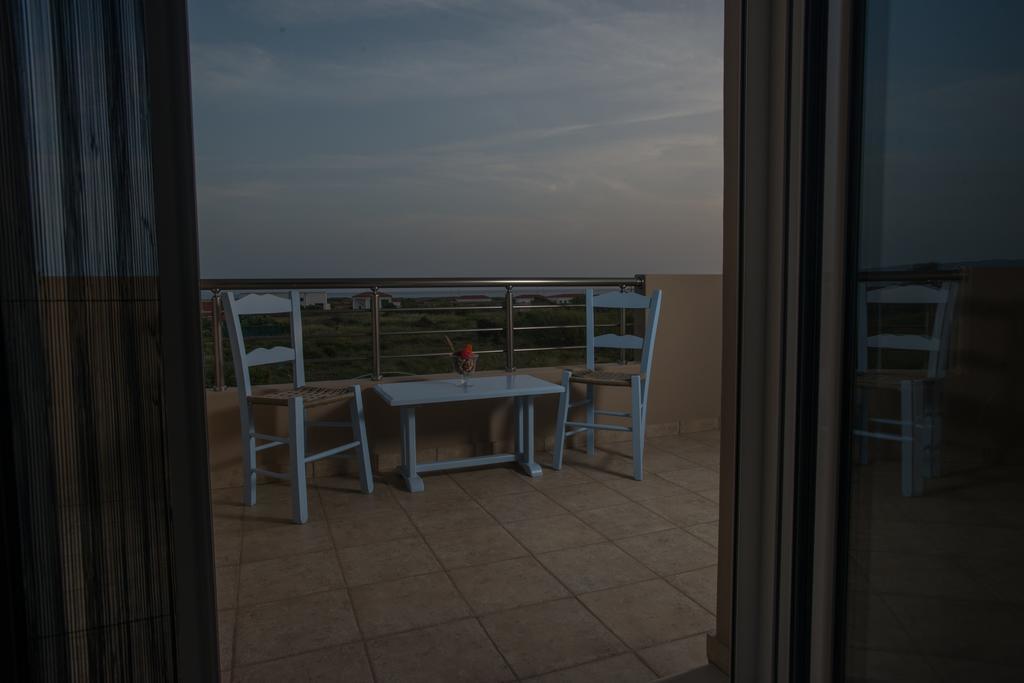 Elpidis Villa Kokkinos Pirgos Camera foto