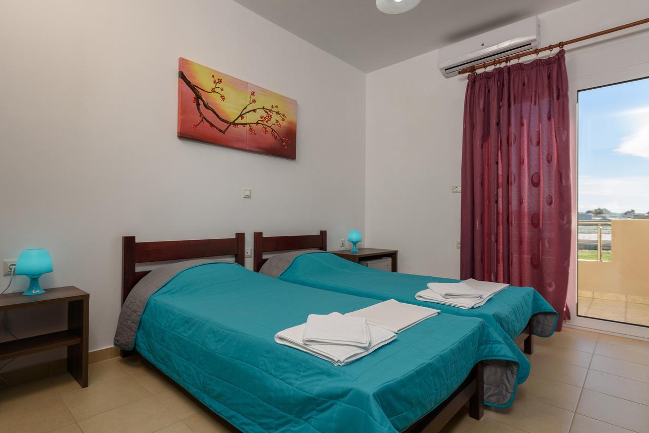 Elpidis Villa Kokkinos Pirgos Esterno foto